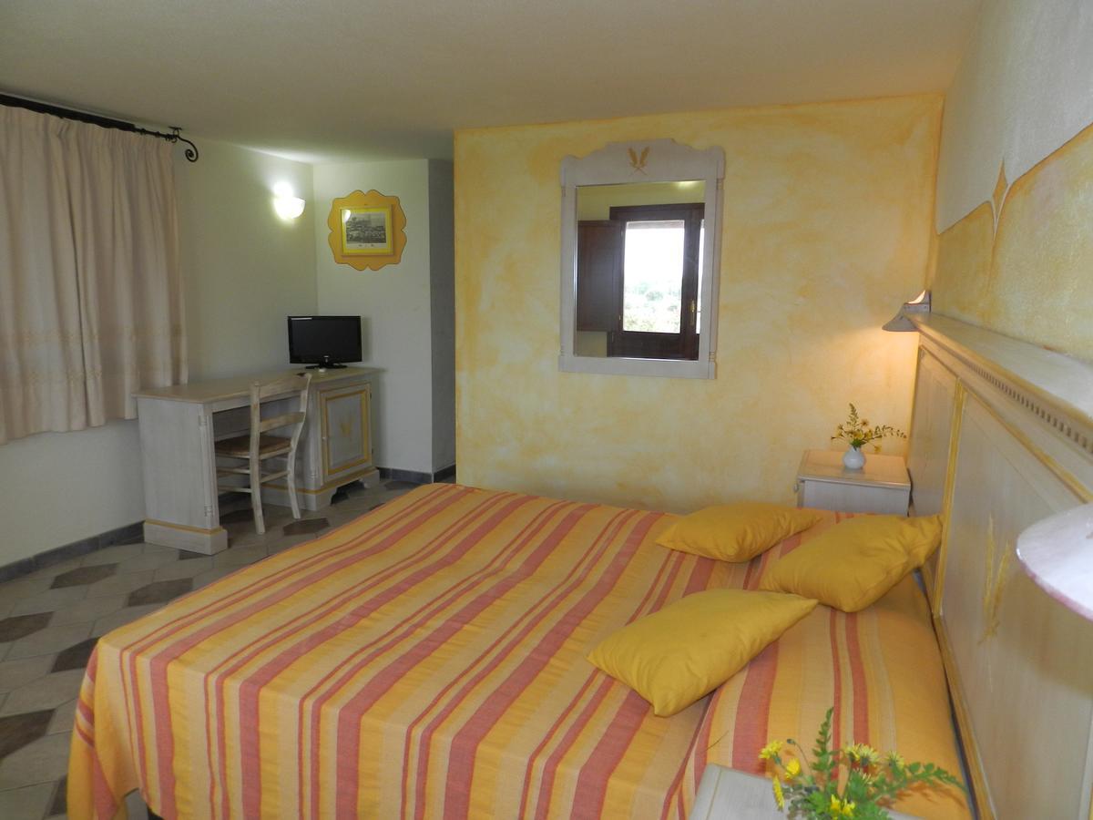 Hotel Minnia Budoni Zewnętrze zdjęcie