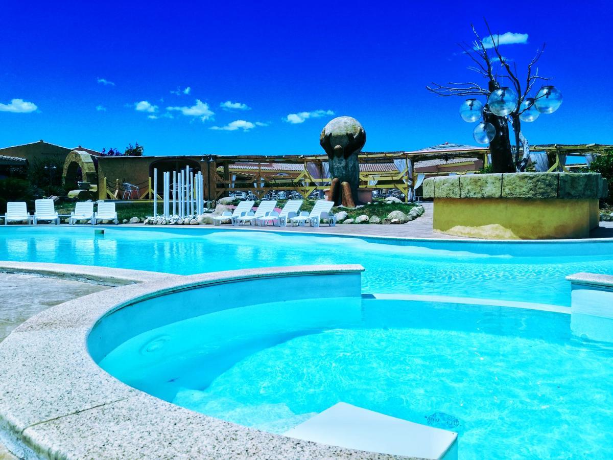 Hotel Minnia Budoni Zewnętrze zdjęcie